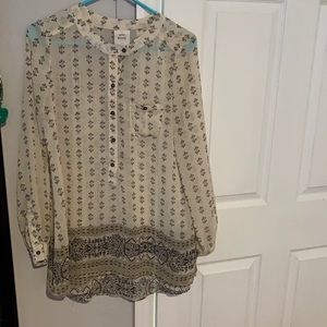 Women’s long sleeved button up shirt